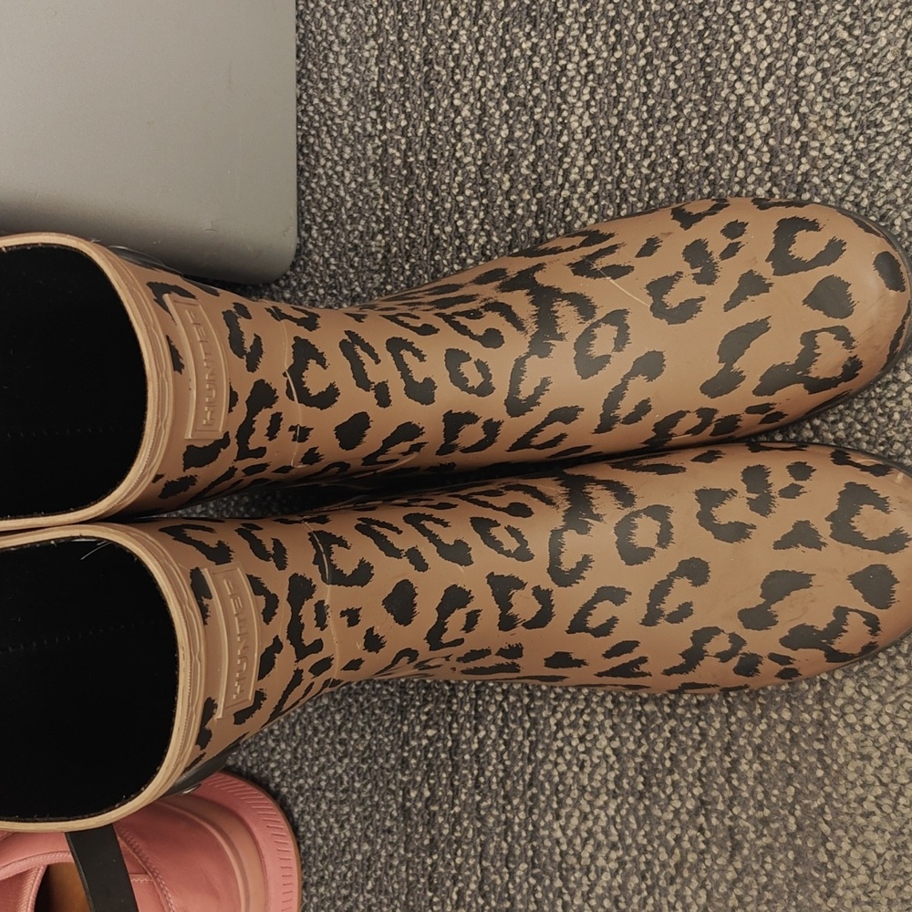 Hunter Black and White Cheetah Print Boots - Picture 2 of 4